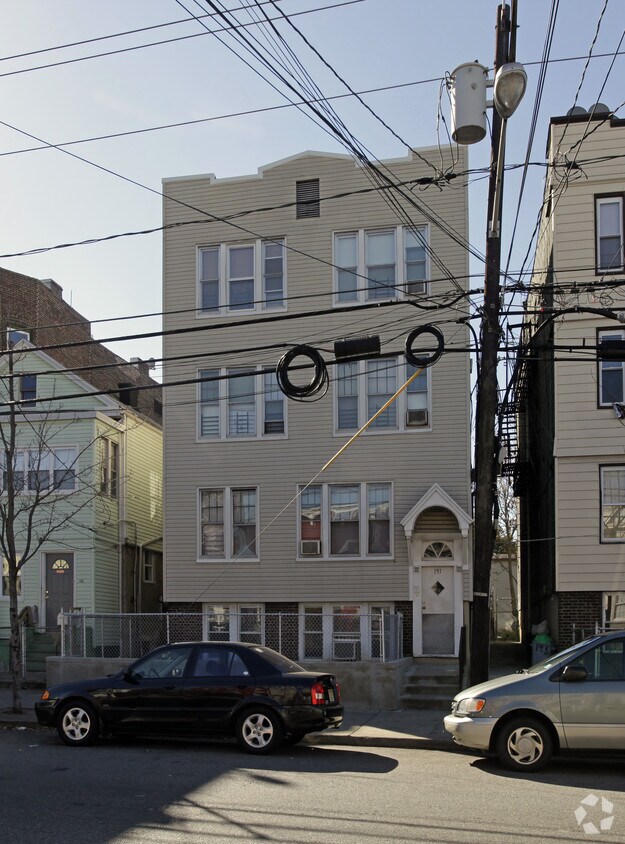 Foto del edificio - 191 Duncan Ave