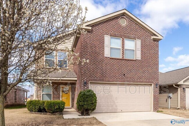 Building Photo - 214 Bermuda Lakes Dr