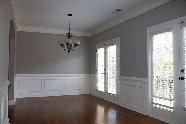 Building Photo - 9004 Woodland Trl