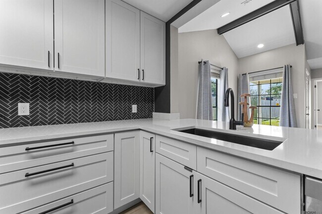 Foto del edificio - 15613 Shenandoah Square Ave.