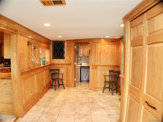 Building Photo - 48677 Sugarbush Rd