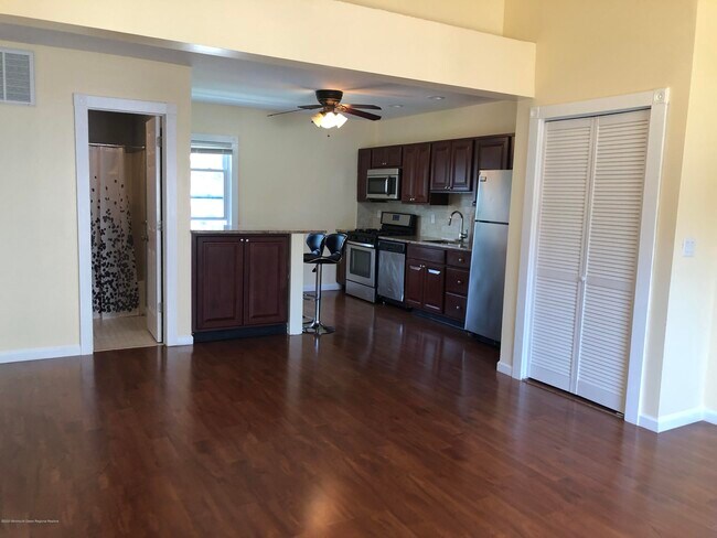 Foto del edificio - 244 Ocean Ave