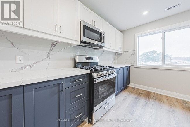 Photo du bâtiment - 472 E 36th St