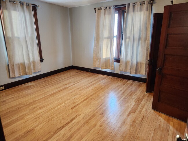 Foto del edificio - 1395 Section Rd