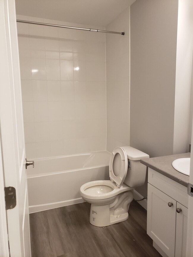 Photo du bâtiment - 772 Stirling Av S