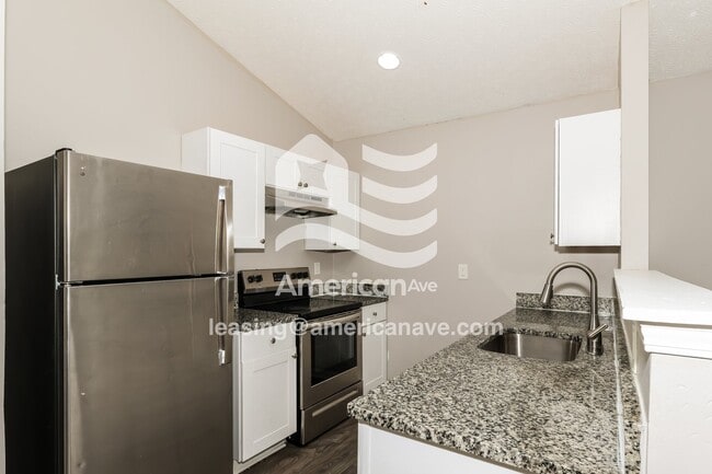Building Photo - 2117 W Burnett Ave