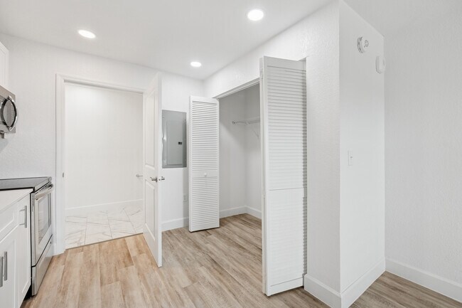 Closet - Parkview Village