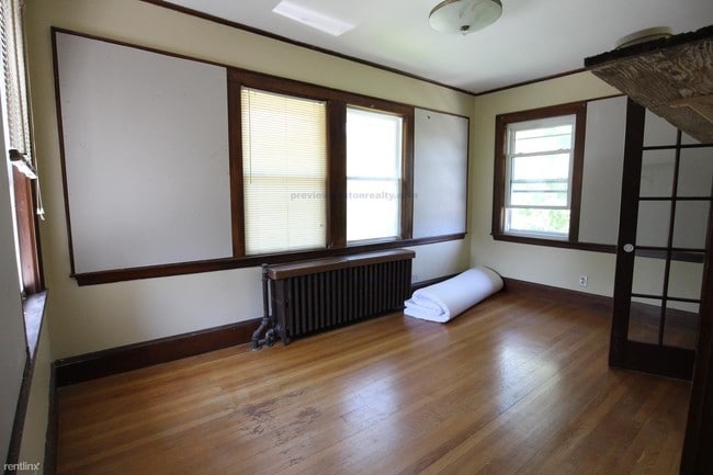 Building Photo - 283 N Harvard St