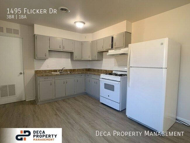 Building Photo - 3 Bedroom House