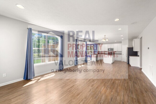 Foto del edificio - Custom 4 Bed, 3.5 Bath Home in Highly Desi...