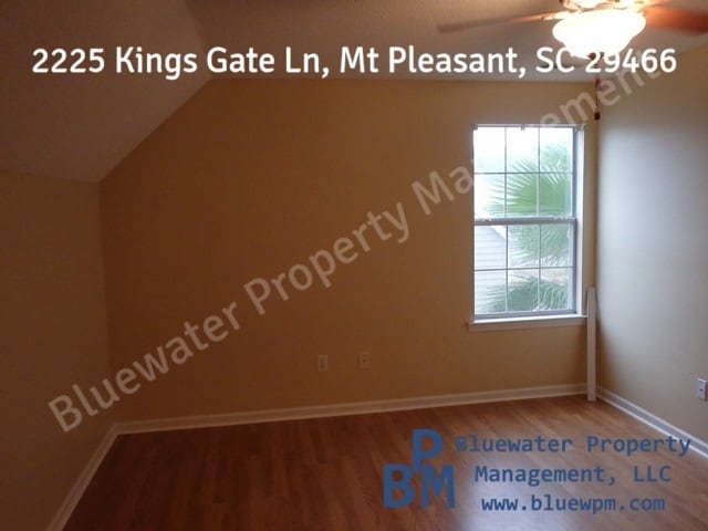 Building Photo - 2225 Kings Gate Ln