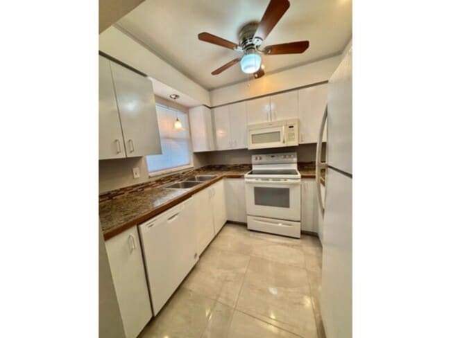 Foto del edificio - 2 Bedroom 2 Bath Apartments! Multiple Unit...