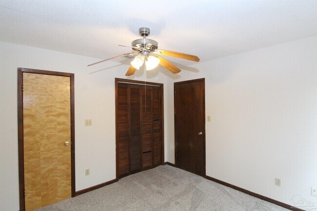 Building Photo - 7223 Lago Vista Ct