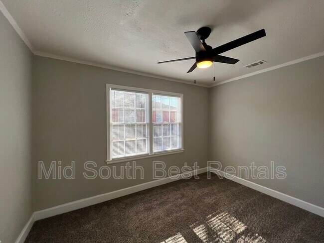 Foto del edificio - 1071 Springdale St