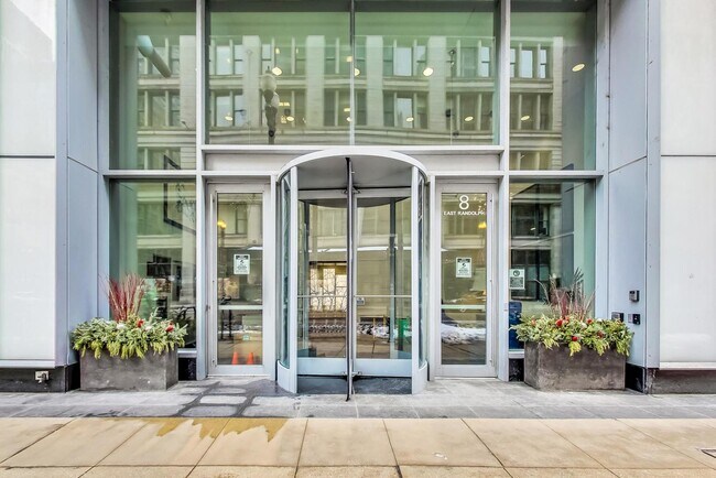 Building Photo - 8 E Randolph St