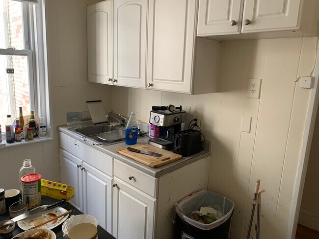 Building Photo - 5 Barrows St