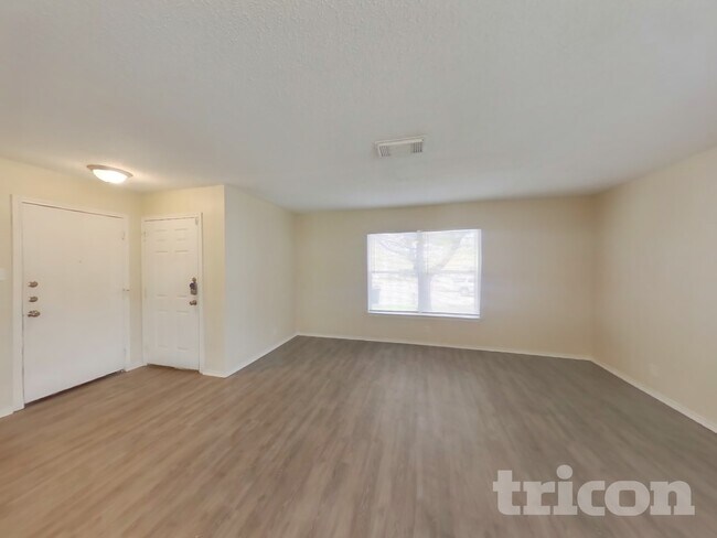 Building Photo - 10102 Silverwagon San Antonio TX