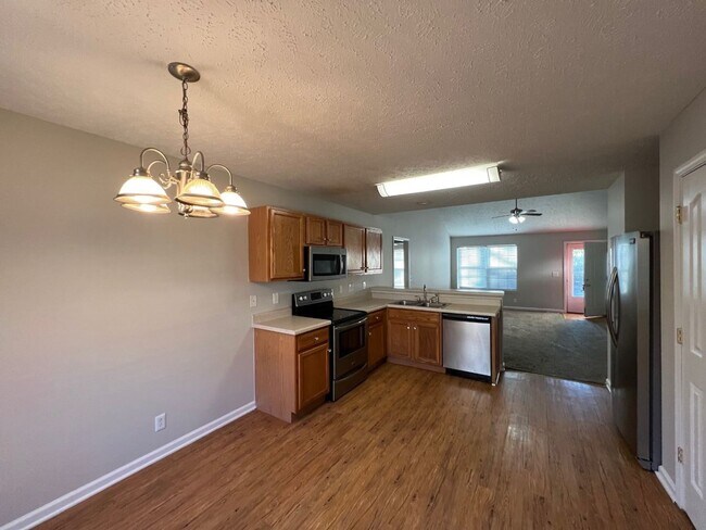 Building Photo - 3 br, 2 bath House - 1706 Battleground Dr