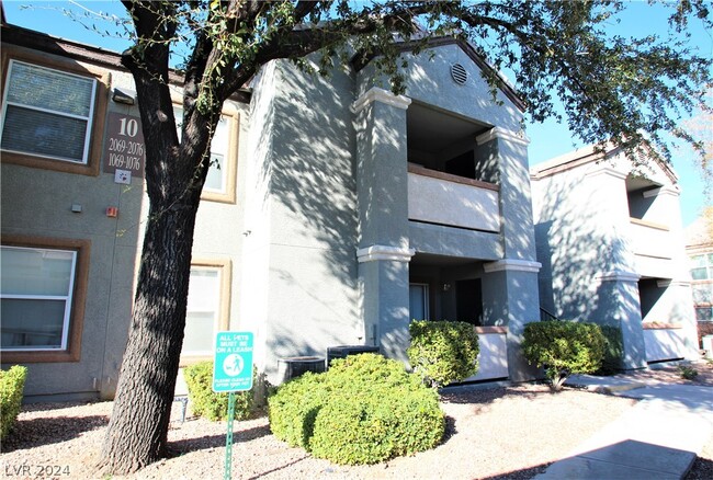 Building Photo - 555 E Silverado Ranch Blvd