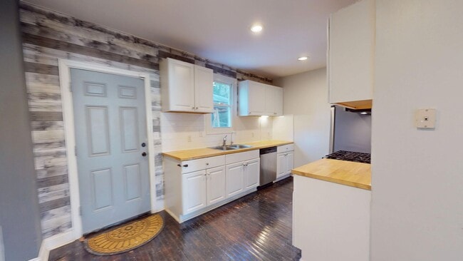 Building Photo - Anacostia Historic District W/Hardwoods, B...