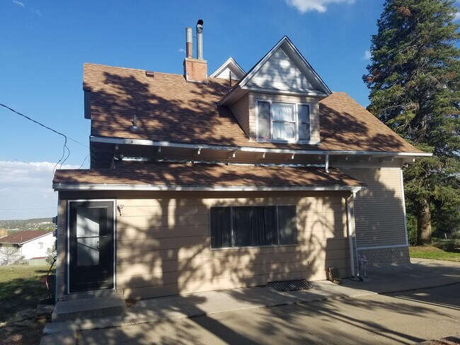 Building Photo - 1503 Trinity St