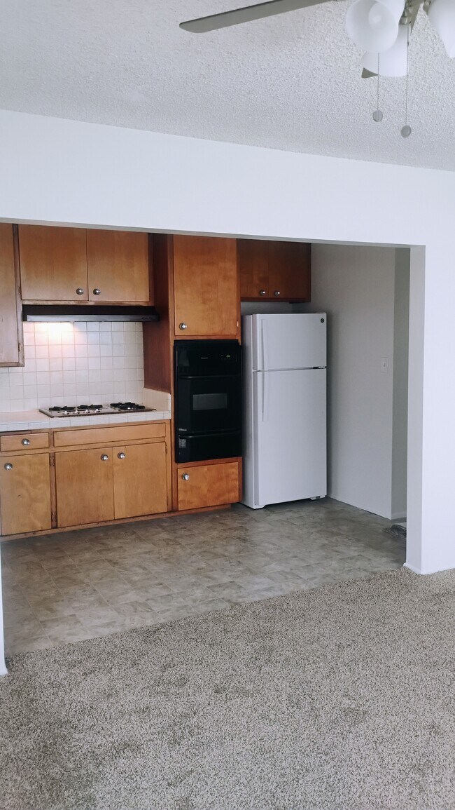 Foto del edificio - 7424 Magnolia Ave