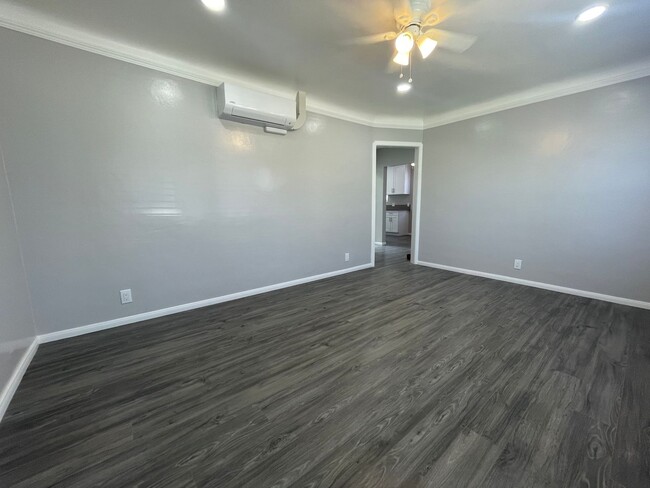 Building Photo - East Los Angeles Duplex - Ready for Immedi...