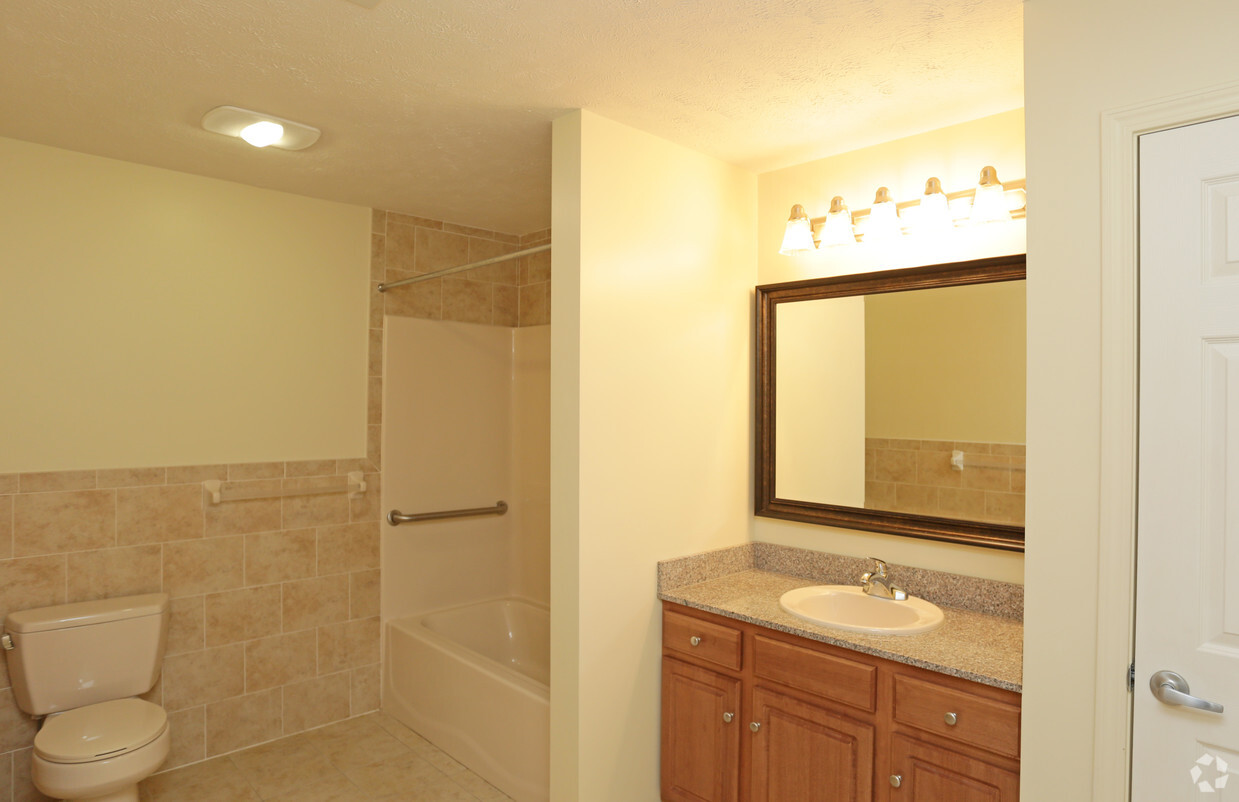 Bathroom Area - Waterbury Ridge Apartments