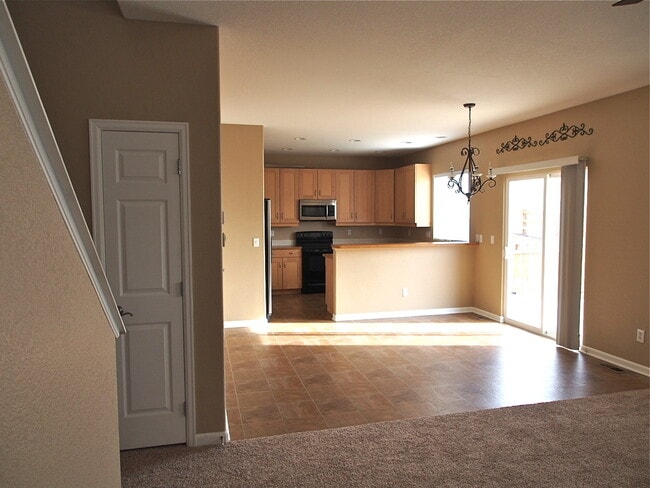 Foto del edificio - The Meadows Deceptively Spacious w/3BD plus Large Loft! Available Now.