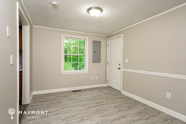 Building Photo - 1404 Waterloo Dr