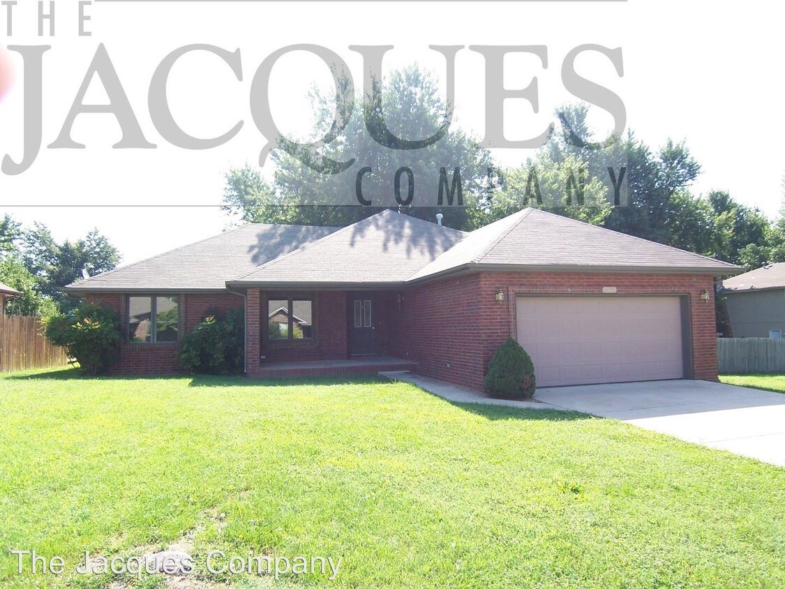 Foto principal - 3 br, 2 bath House - 2560 S. York