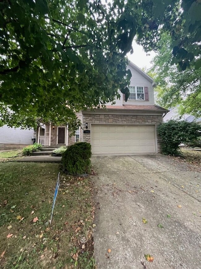 Photo - 3 Bedroom, 2.5 Bathroom in Lexington! House