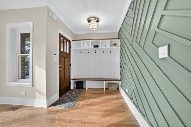 Foto del edificio - 3019 N Kenneth Ave