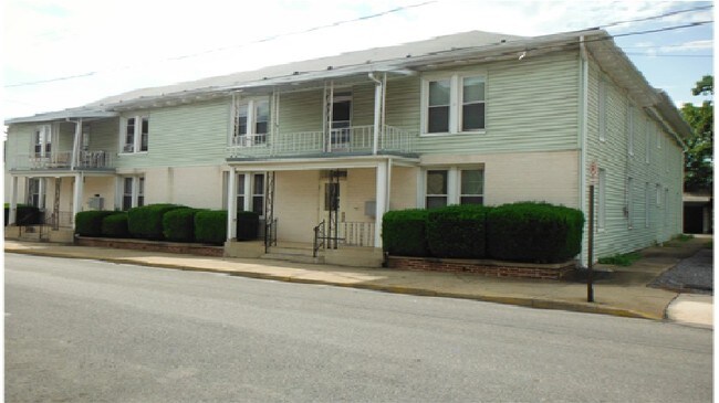 Building Front - 17 E Burd St