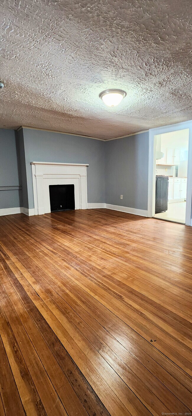 12 West Putnam Avenue Unit 2E, Greenwich, CT 06830 Condo for Rent in