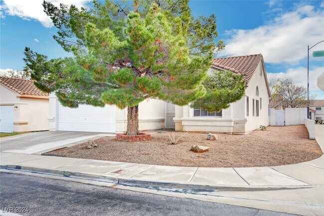 Building Photo - 3300 N Campbell Rd
