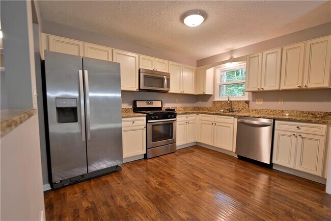 Foto del edificio - 459 Ridgetop Dr NW