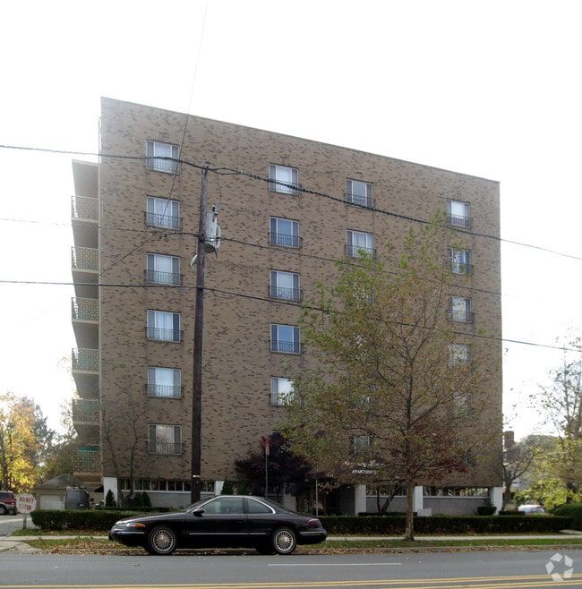 Regency House - West House Apartments