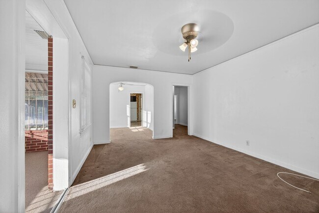 Building Photo - Spacious 3-Bedroom Corner Home with Garage & Private Courtyard