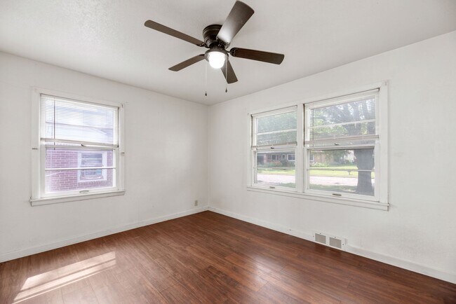 Foto del edificio - Charming 3 Bed 1 Bath In Quiet Neighborhood