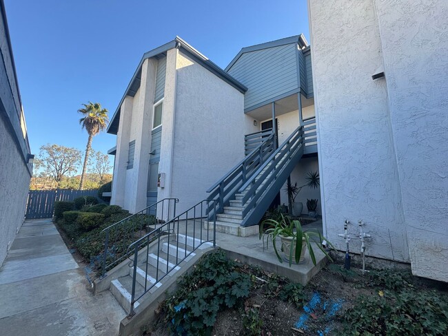 Building Photo - 2 Bed - 2 Bath fully remodeled  condo in G...