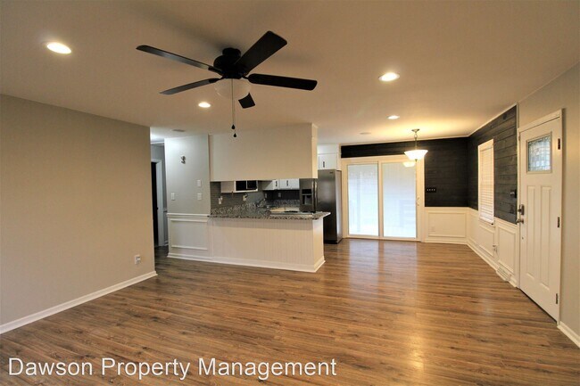Building Photo - 2 br, 1 bath House - 5010 Willow Run Drive