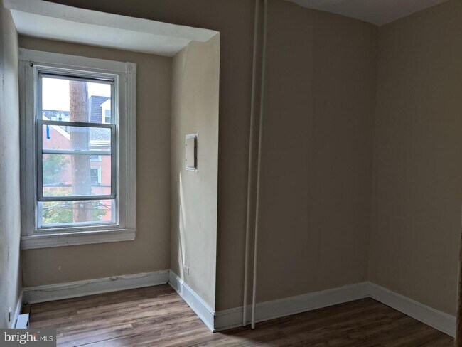 Foto del edificio - 3639 Spring Garden St