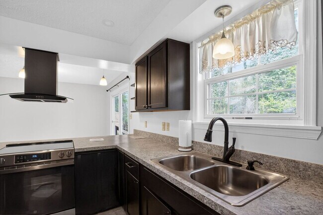 Foto del edificio - 11530 Tomahawk Trail W