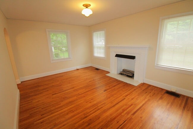Foto del edificio - Charming 3 bedroom in Commonwealth!