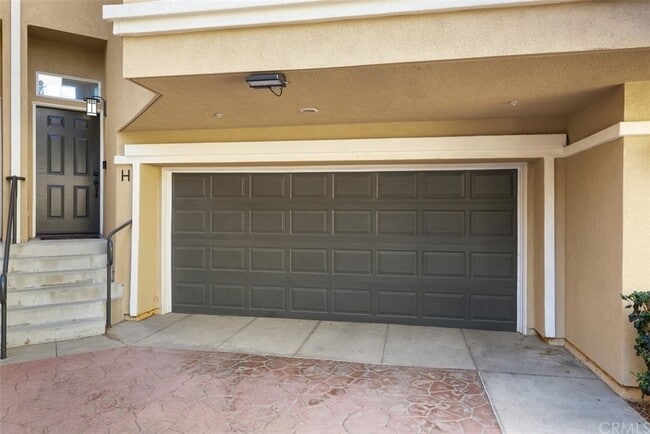 Building Photo - 3401 S Main St