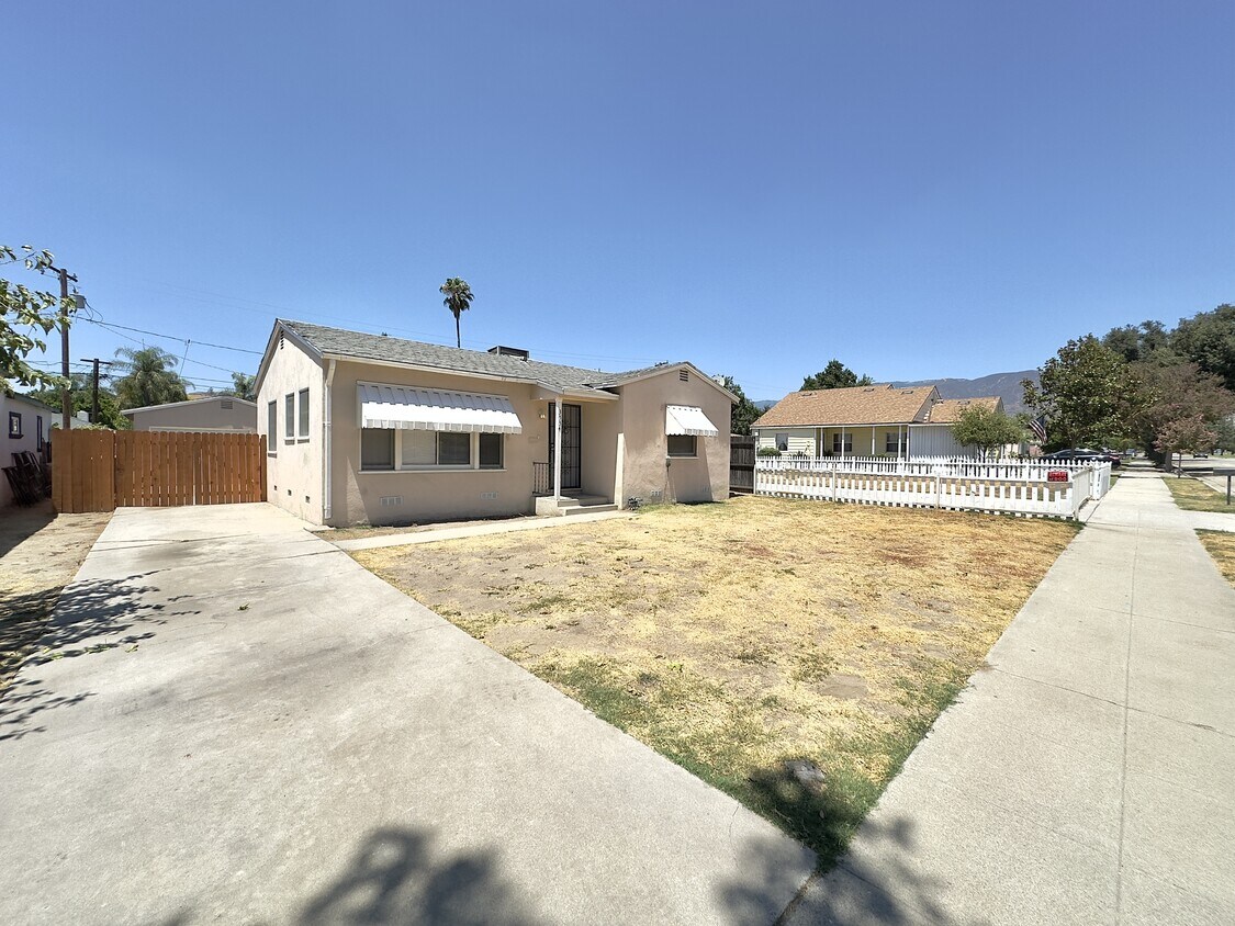 Foto principal - 3534 N Mountain View Ave