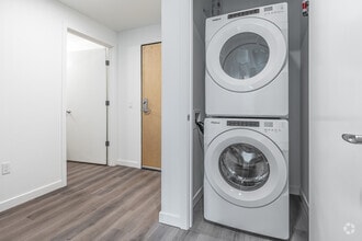 2BR, 2BA - 895SF - Amara