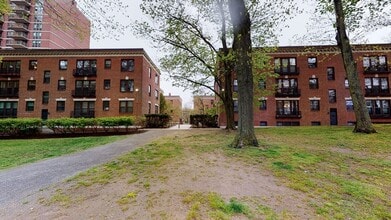 Building Photo - 1988 Commonwealth Ave
