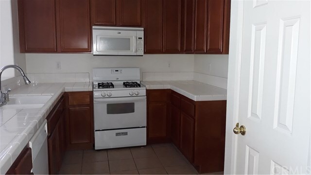 Building Photo - 25810 Iris Ave